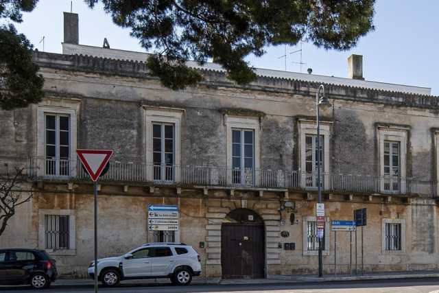 Ipogei, chiesette e stanze abitate dagli Alleati: � l'ottocentesco Palazzo Capitaneo di Palese